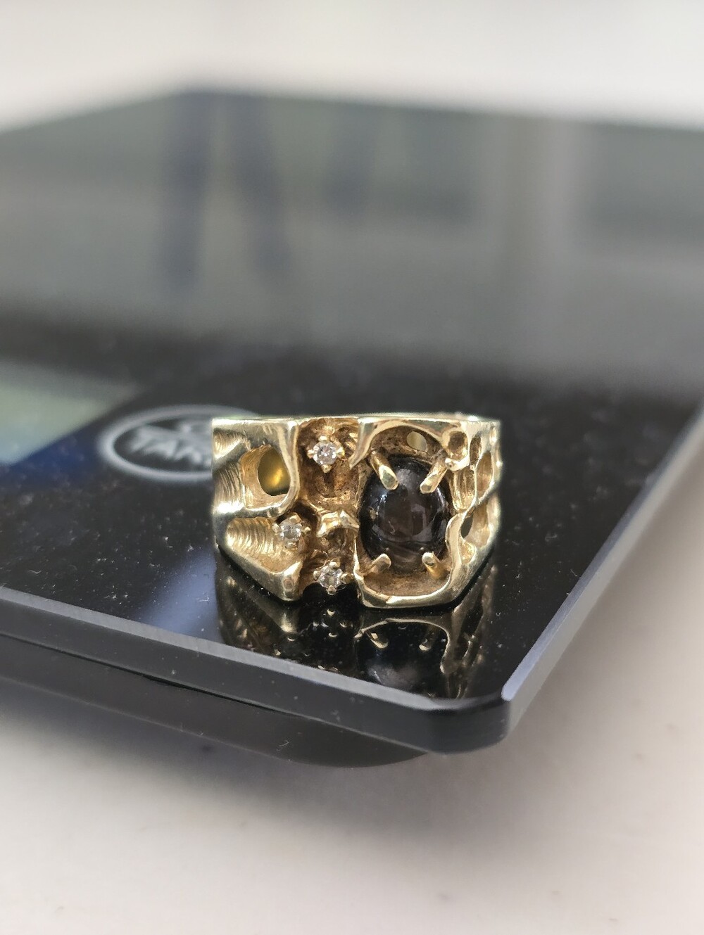 14k Ring Yellow Gold Marked .3 Diamonds & Black Star Sapphire Stone